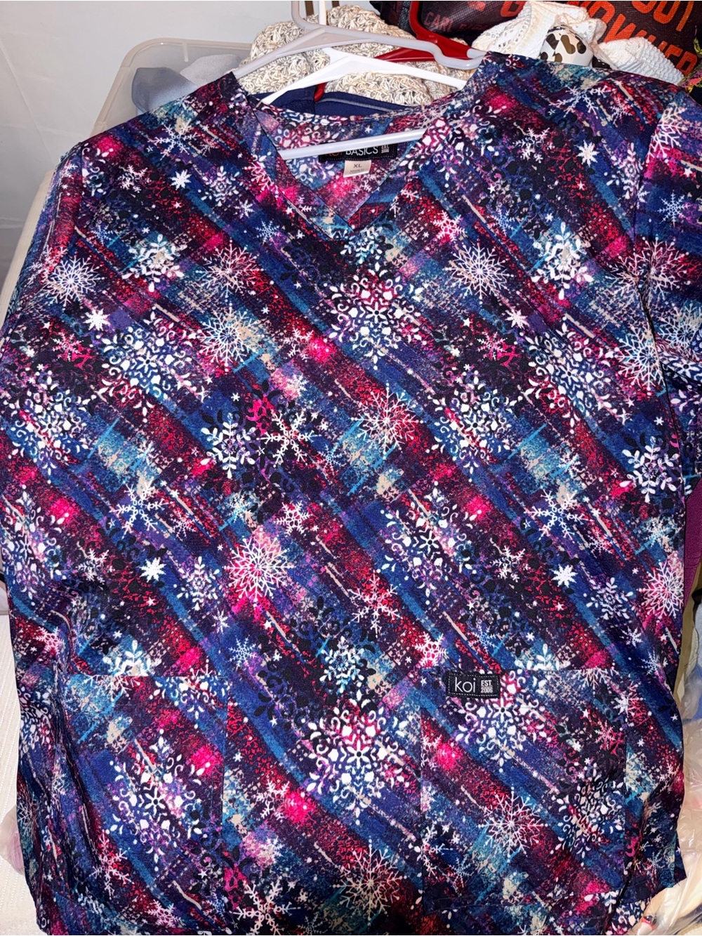 Koi Navy & Pink Snowflake Print Size large winter wonderland scrub top